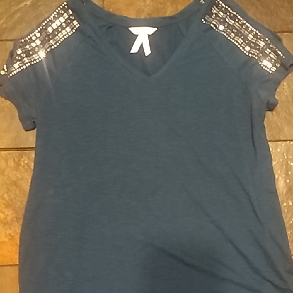 Candies woman's top size medium